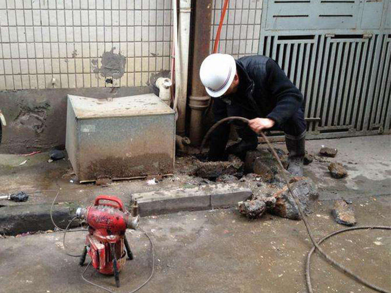 泾阳疏通下水道的价格没有这么贵，这样的收费不合理